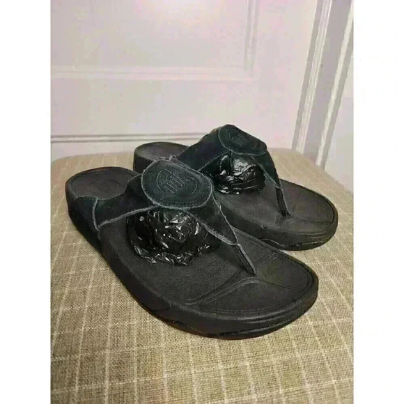 FitFlop Sandals Womens Sz 9 Oasis Thong Black Suede Casual Wedge - Picture 1 of 8